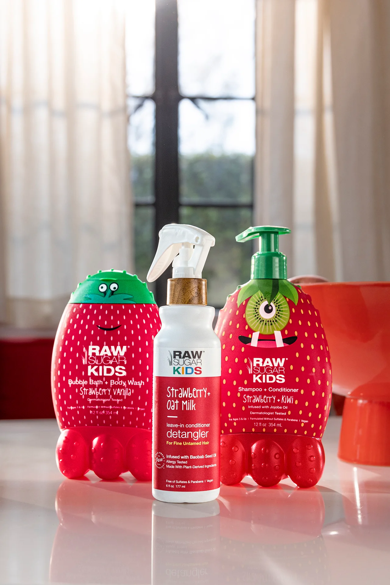 Kids' 2-in-1 Bubble Bath + Body Wash | Strawberry Vanilla | 12 fl oz - Image 3